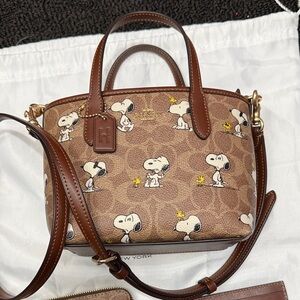 Coach mini city tote 🤎 snoopy collab